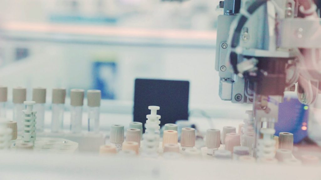 DNA-Helix mit Erde Hintergrund

